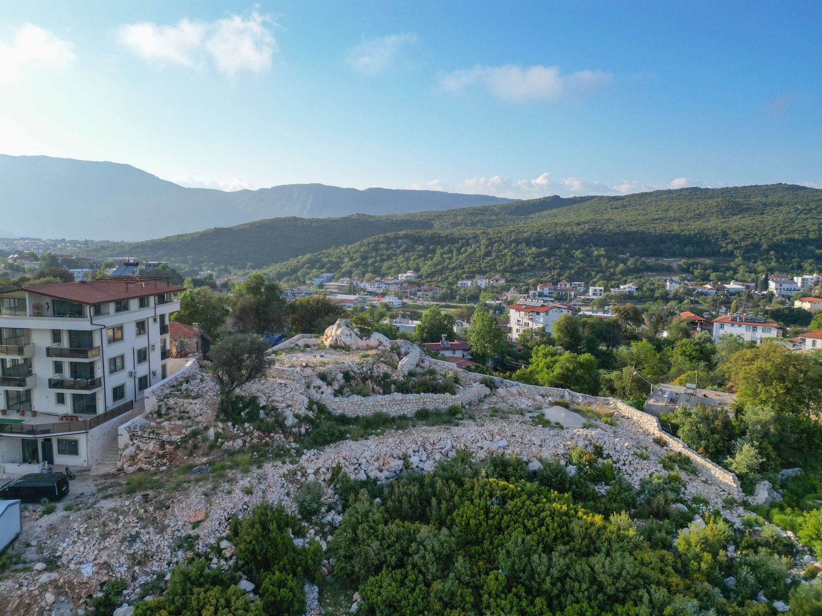 Kaş Ağullu Köyünde Deniz Manzaralı İmarlı Arsa